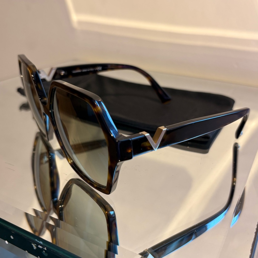 Valentino V-Logo VA 4088 women's hexagonal dark havana tortoiseshell design